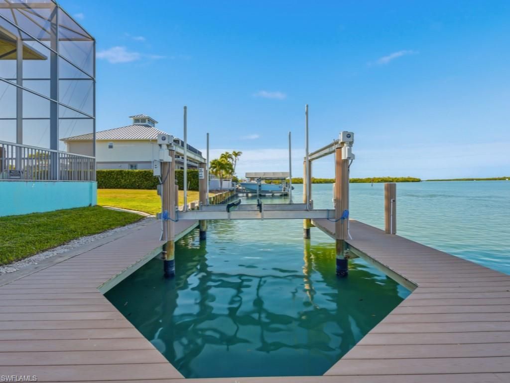 105 Pago Pago Dr W, Naples, FL 34113 Photo