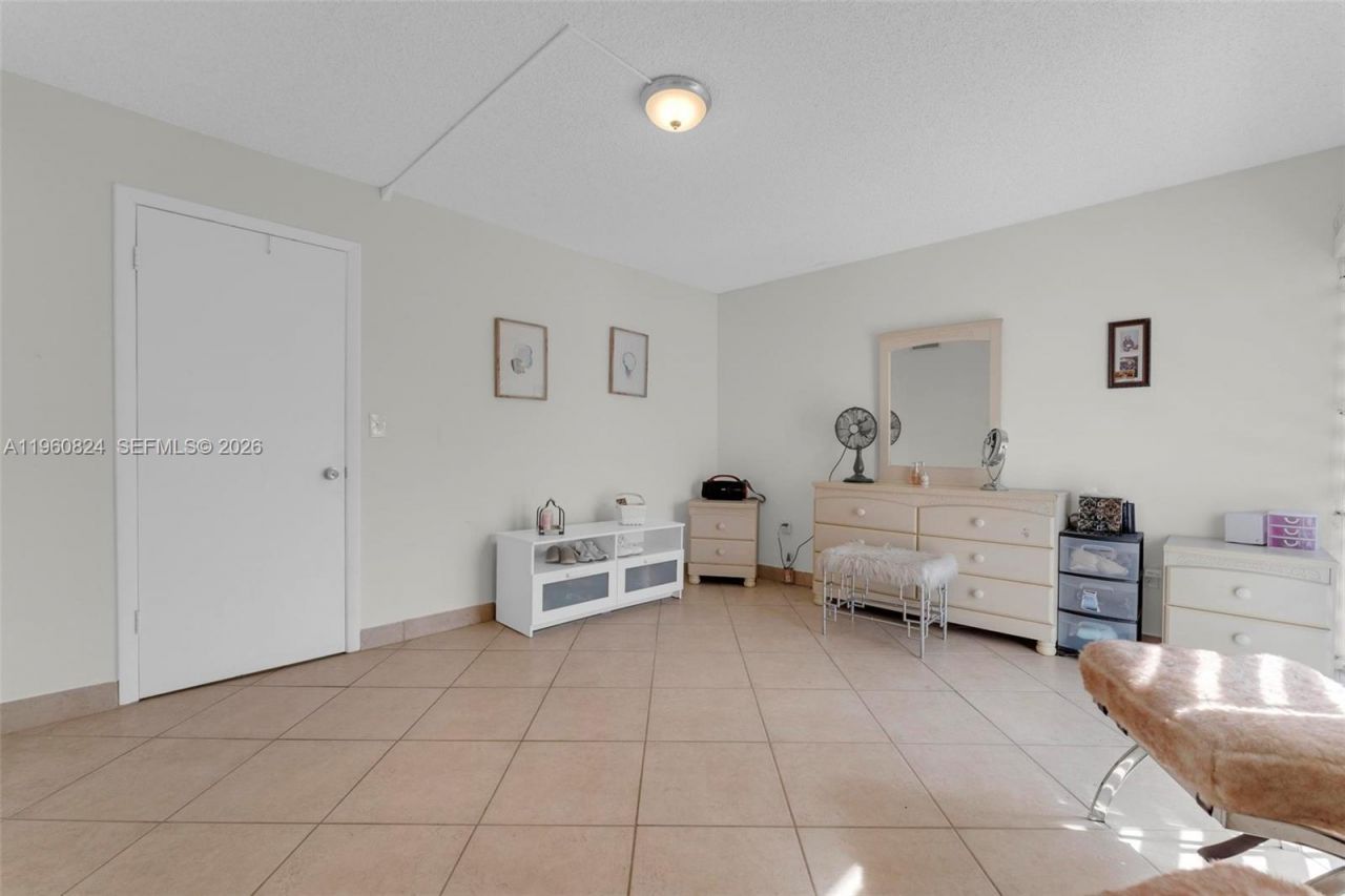 6502 Kendale Lakes Dr, Unit 207, Miami, FL 33183 Photo