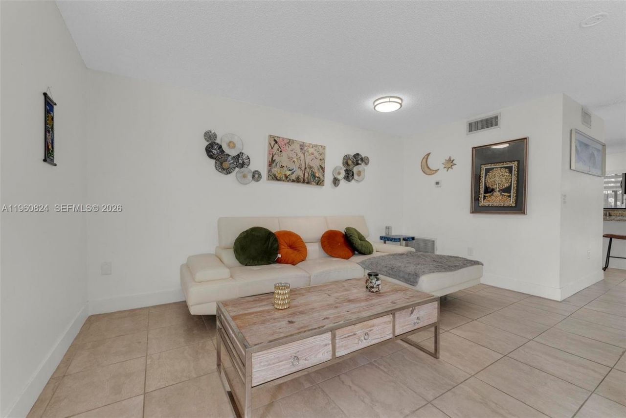 6502 Kendale Lakes Dr, Unit 207, Miami, FL 33183 Photo