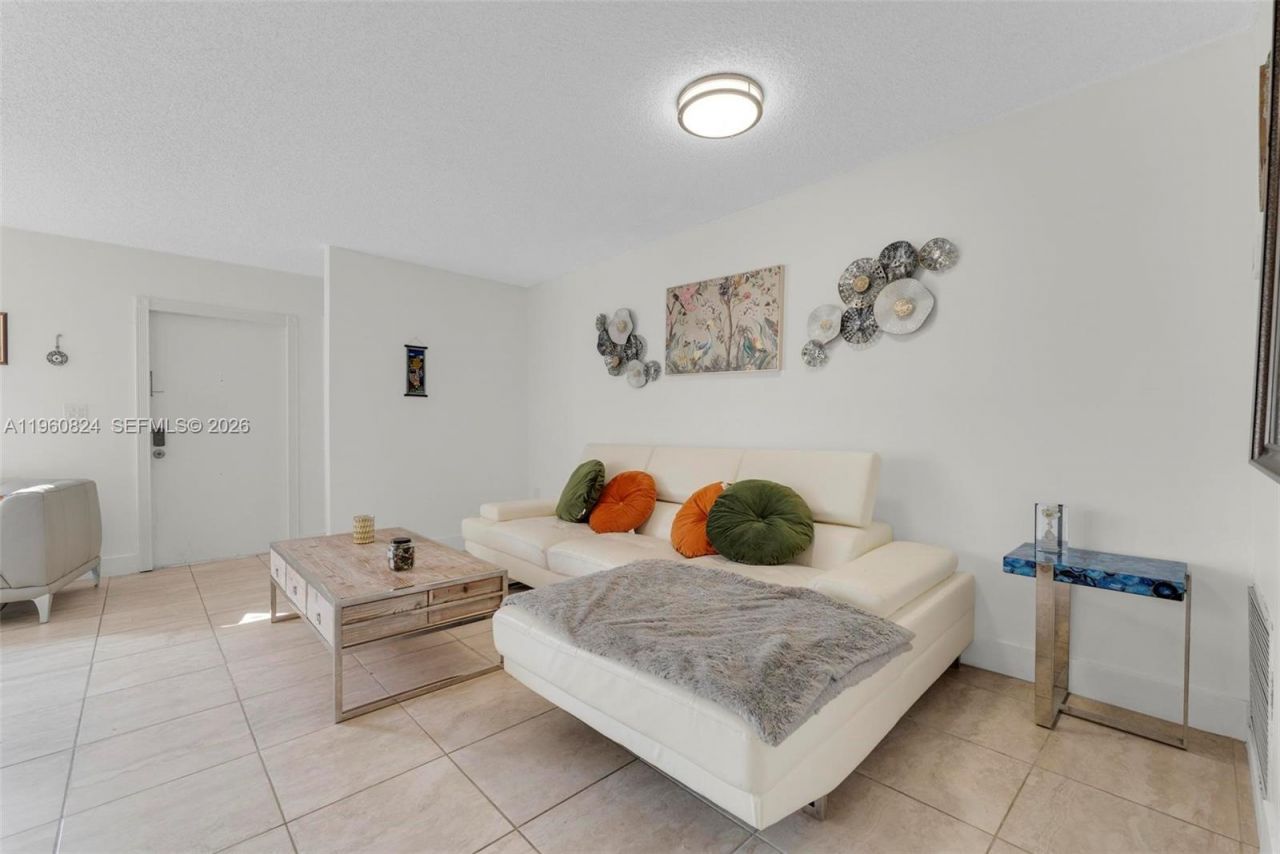 6502 Kendale Lakes Dr, Unit 207, Miami, FL 33183 Photo