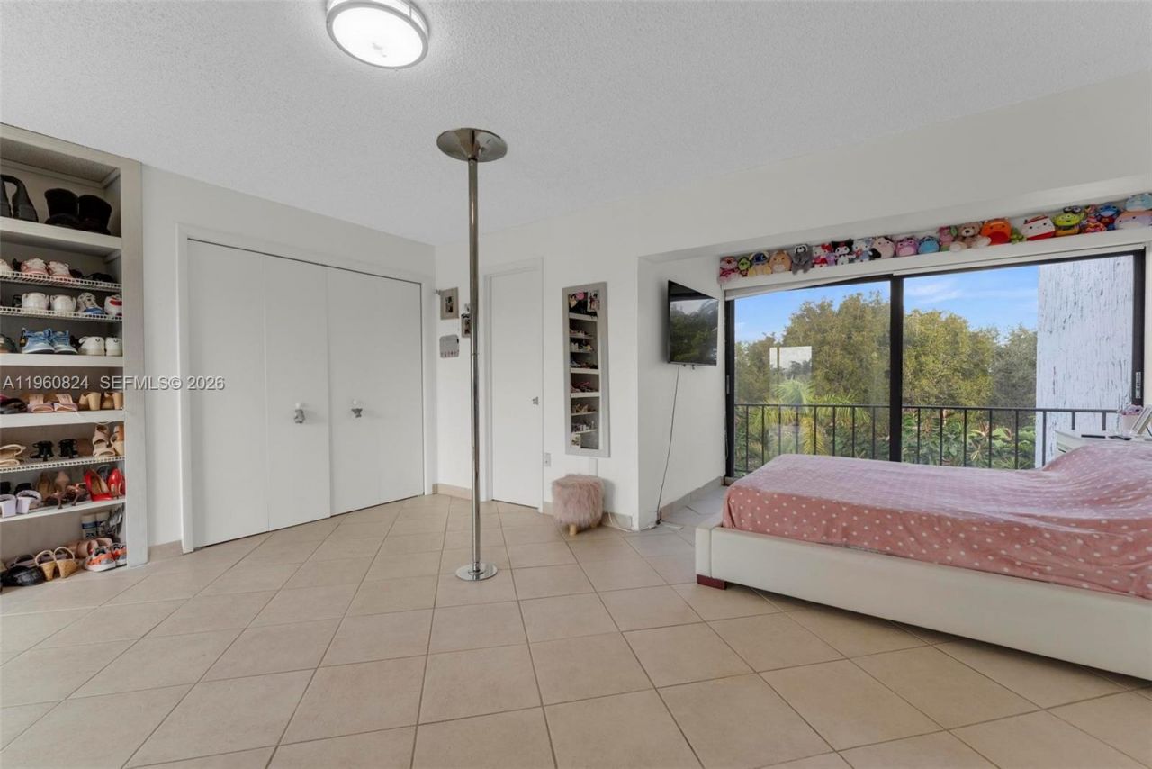 6502 Kendale Lakes Dr, Unit 207, Miami, FL 33183 Photo