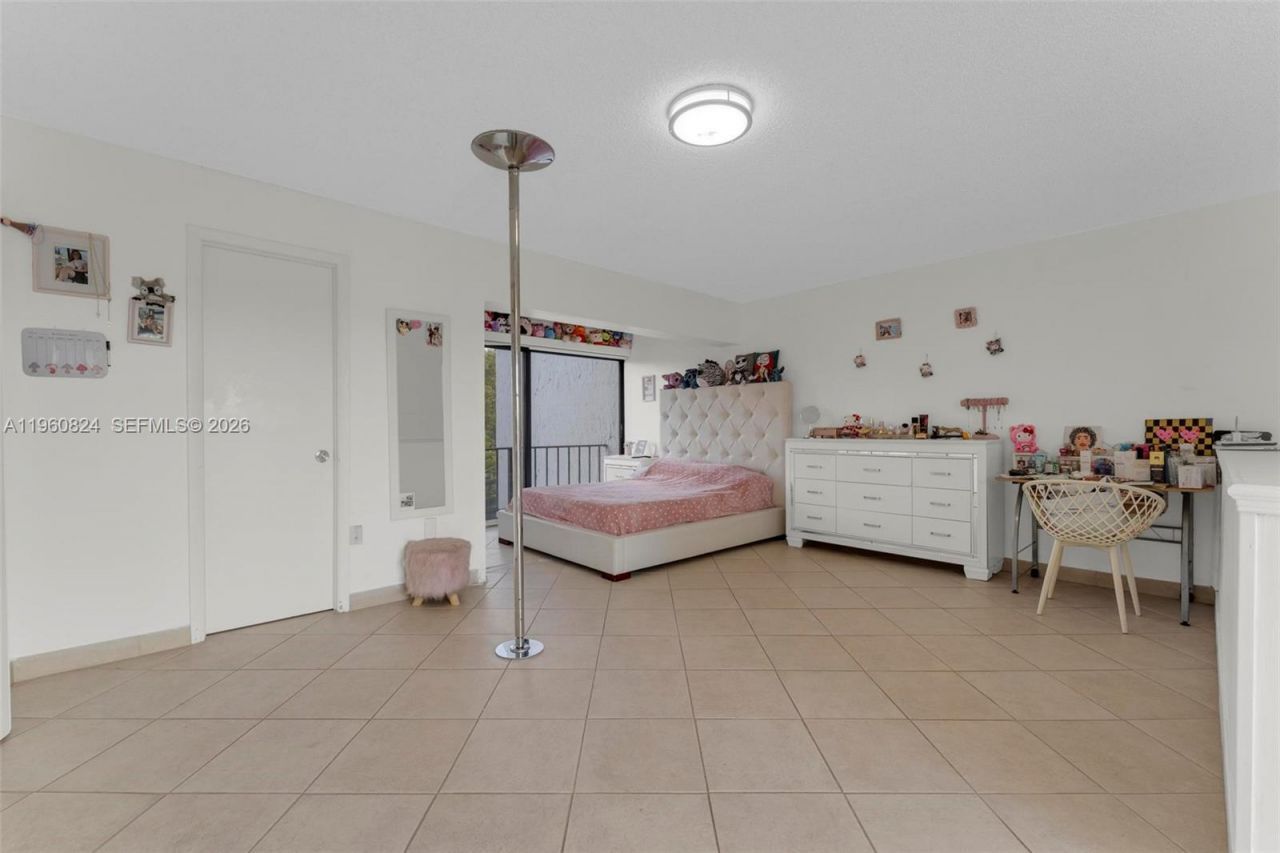 6502 Kendale Lakes Dr, Unit 207, Miami, FL 33183 Photo