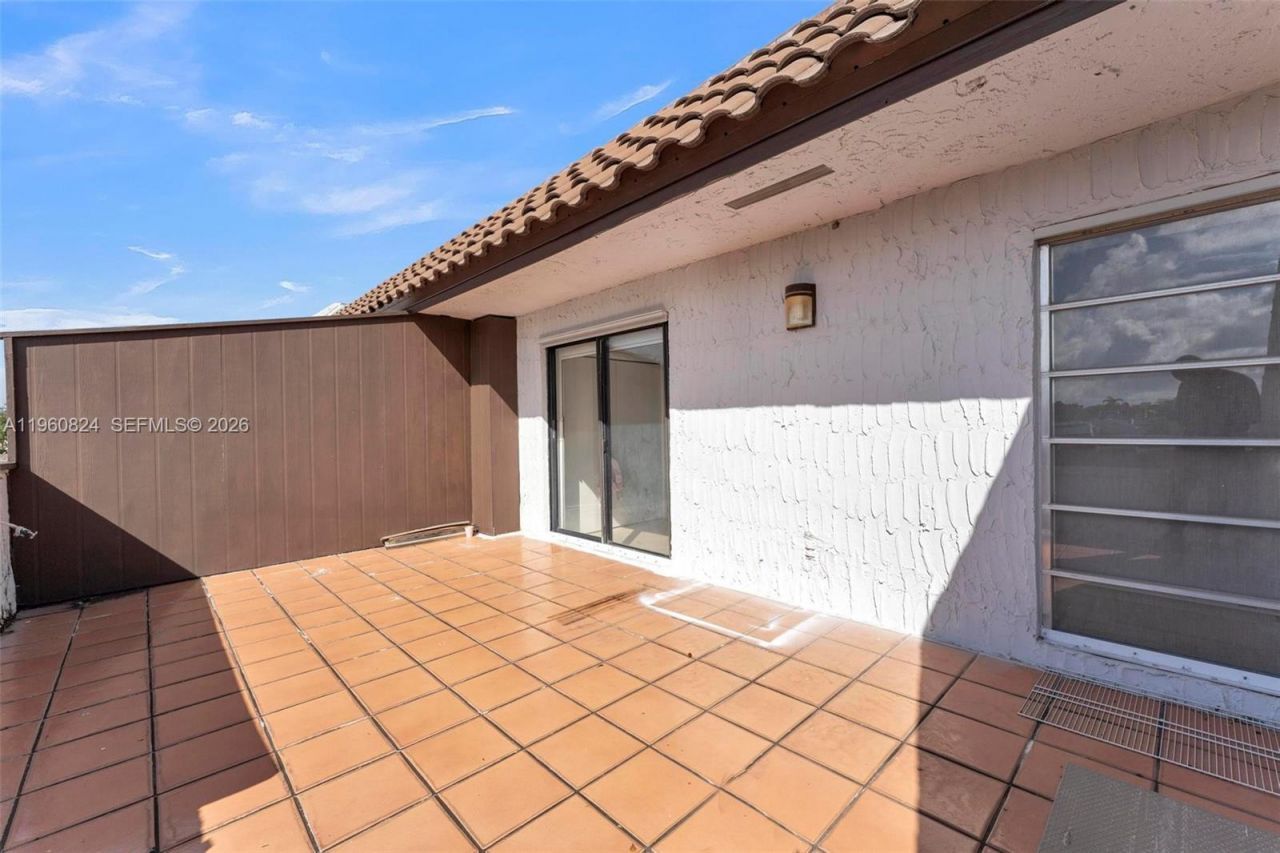 6502 Kendale Lakes Dr, Unit 207, Miami, FL 33183 Photo