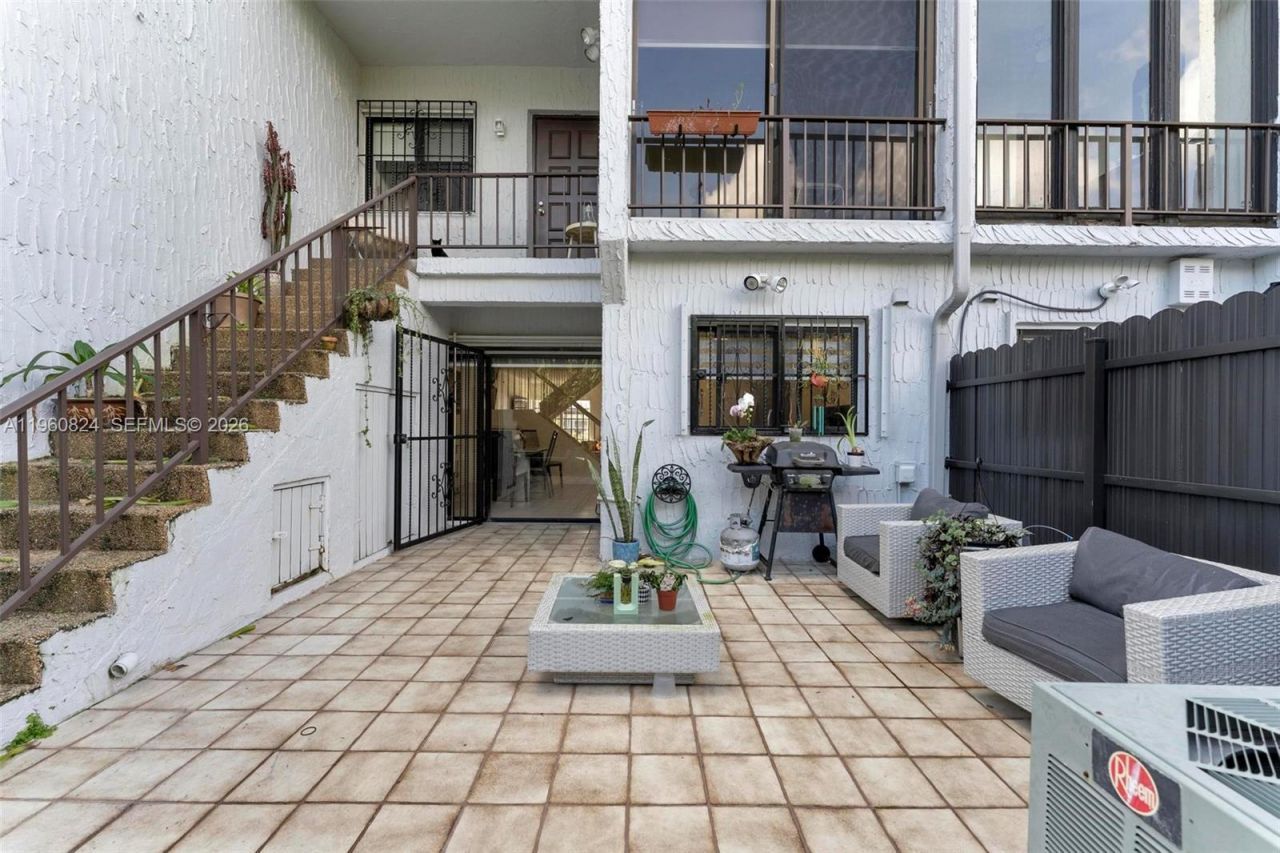 6502 Kendale Lakes Dr, Unit 207, Miami, FL 33183 Photo