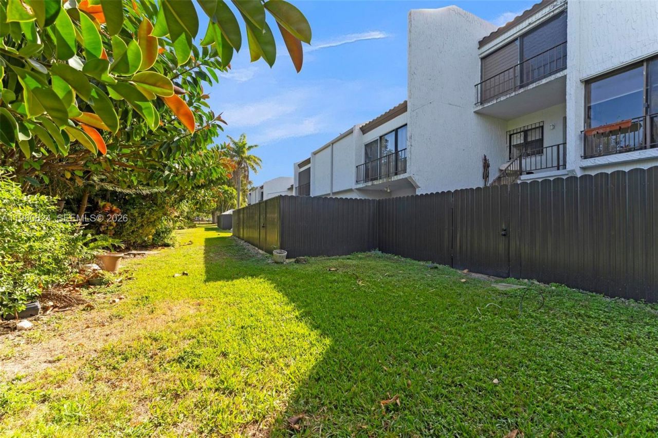 6502 Kendale Lakes Dr, Unit 207, Miami, FL 33183 Photo