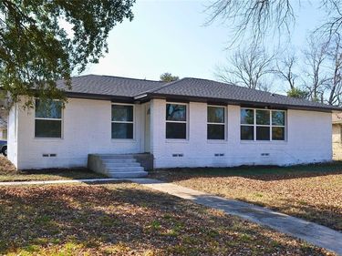 1555 Cape Cod Drive, Dallas, TX 75216