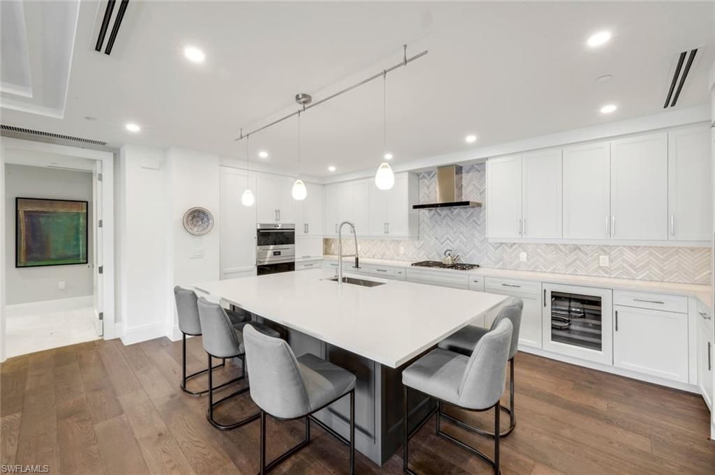 1130 3rd Ave S, Unit 405, Naples, FL 34102 Photo