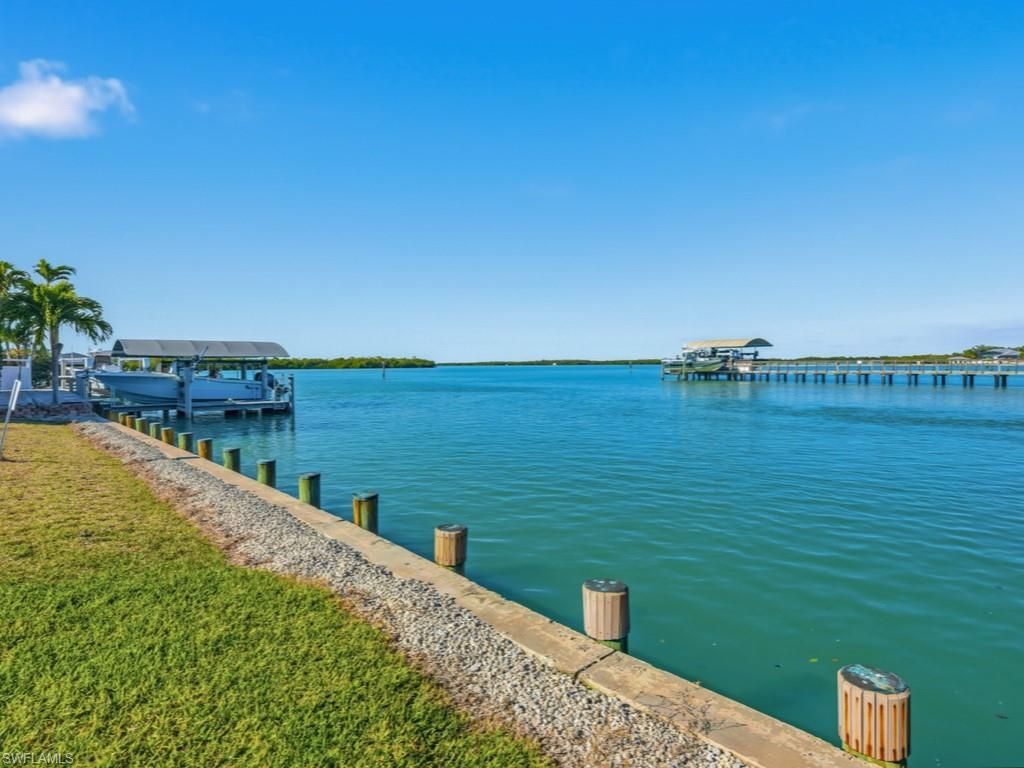 107 Pago Pago Dr W, Naples, FL 34113 Photo