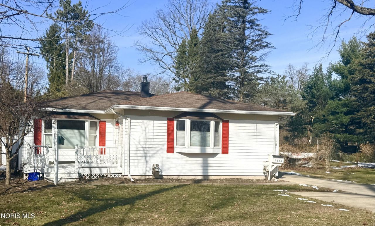 5652 Goodhue Drive, Toledo, OH 43615 Main Photo