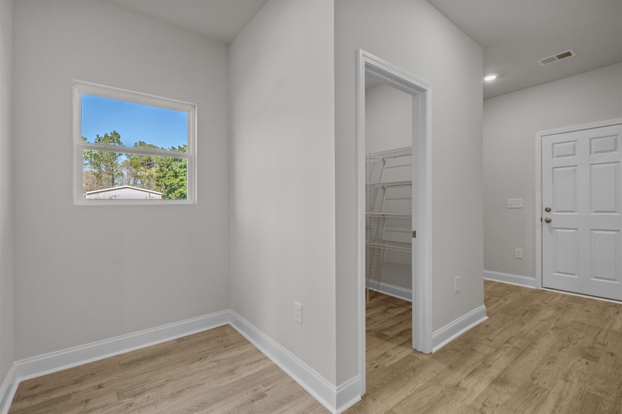 4138 Highway 554 Photo 10