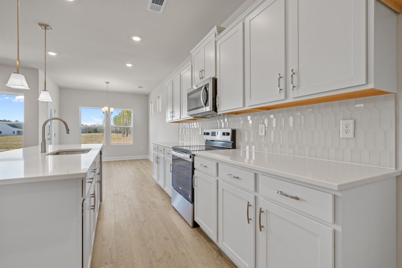 4138 Highway 554 Photo 11