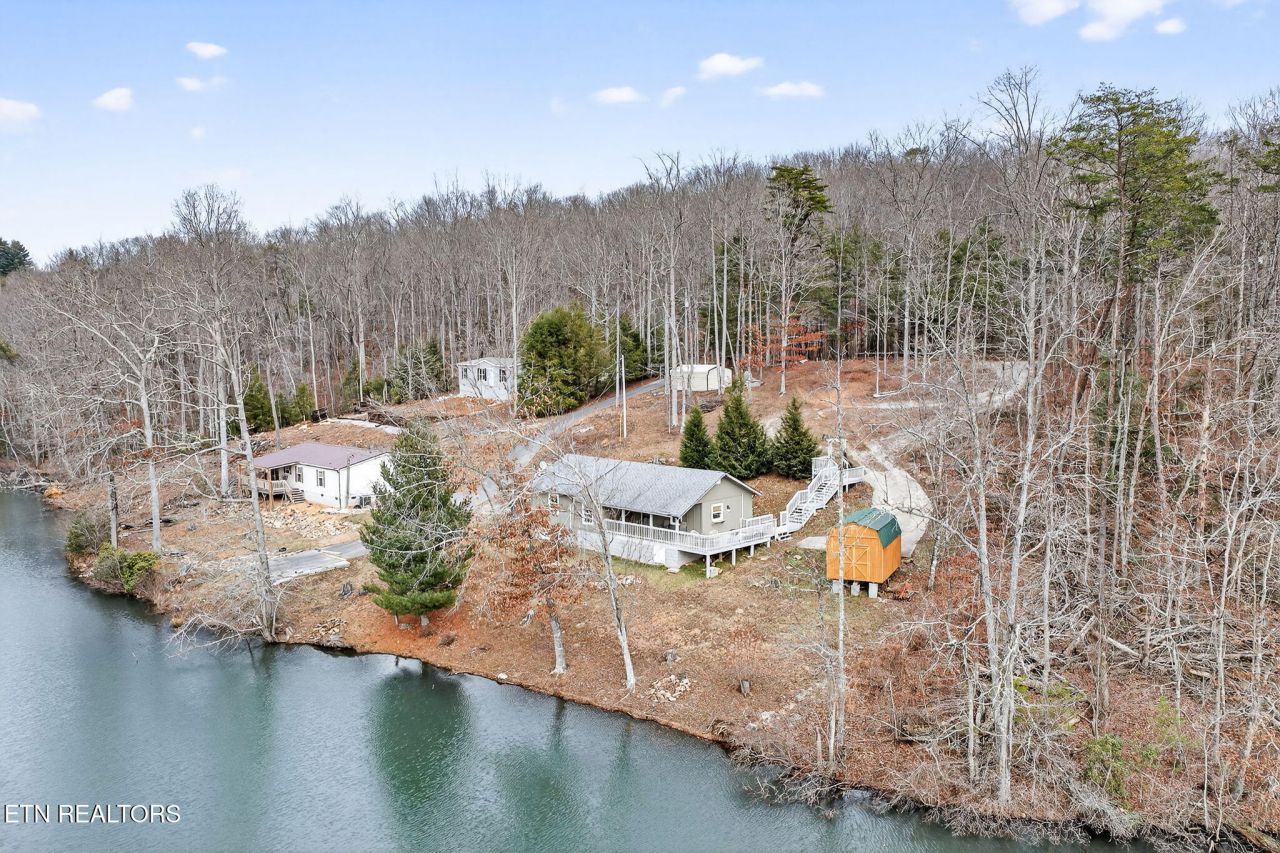 160 Indian Rock Loop, Crossville, TN 38572 Main Photo