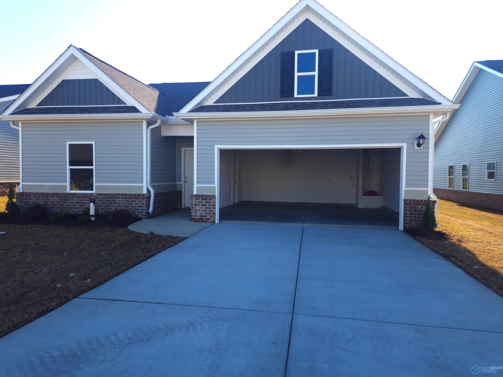 20194 Nightingale Drive, Athens, AL 35611 Main Photo