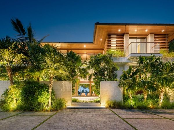 625 Reinante Ave, Coral Gables, FL 33156