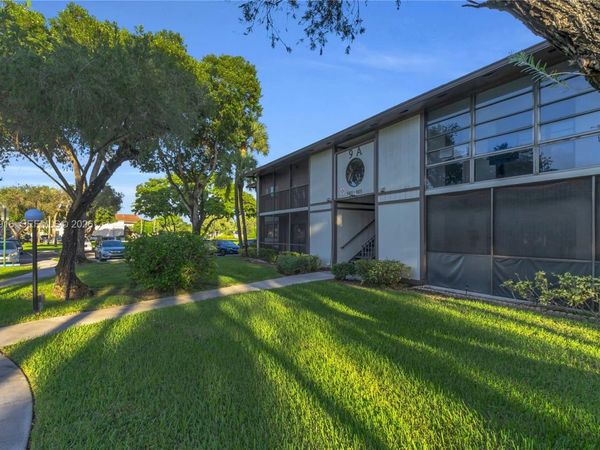 9415 W McNab Rd, Unit 204, Tamarac, FL 33321