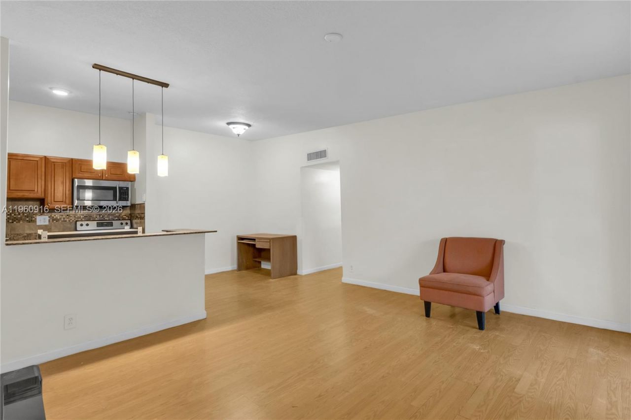 9415 W Mcnab Rd, Unit 204, Tamarac, FL 33321 Photo