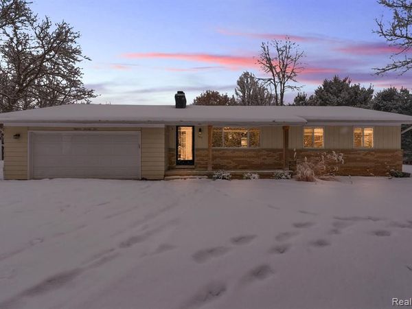 1875 Gray Road, Genoa Twp, MI 48843