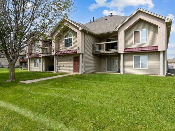 1020 240th Street, Unit 8, North Liberty, IA 52317