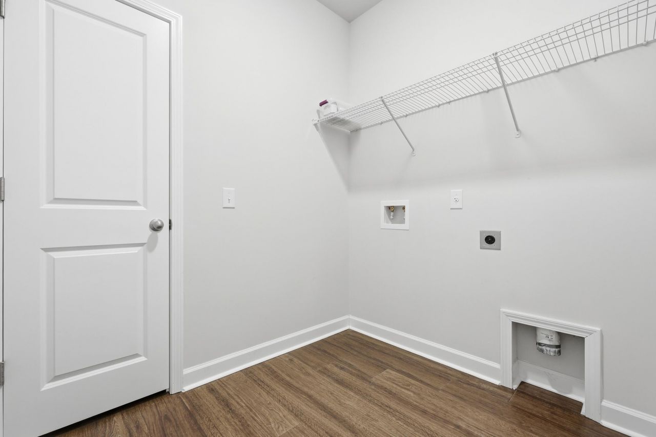 3160 Safe Harbor Way Photo 22