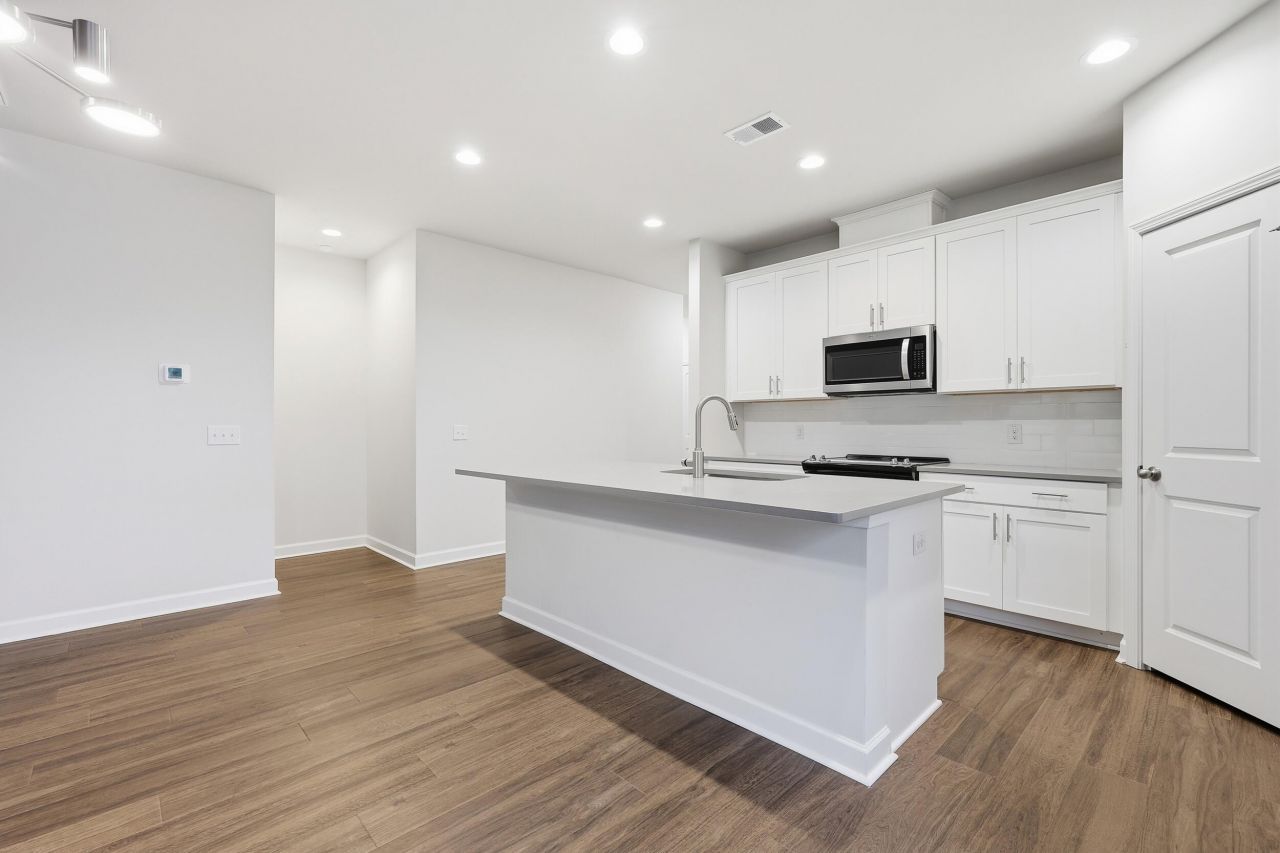 3160 Safe Harbor Way Photo 8