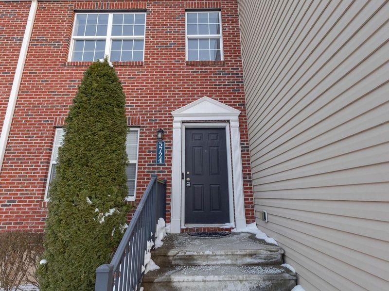 5724 Winding Rock Drive, Westerville, OH 43081 Photo 2