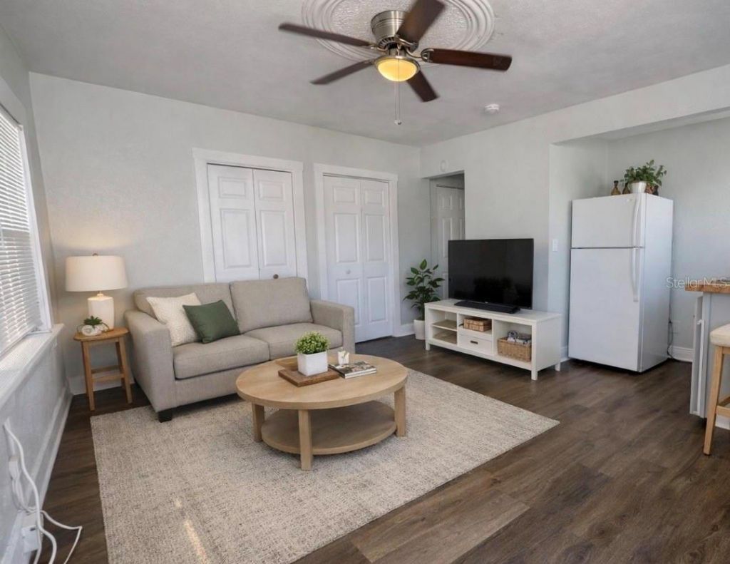 3927 6th Street S, Saint Petersburg, FL 33705 Photo