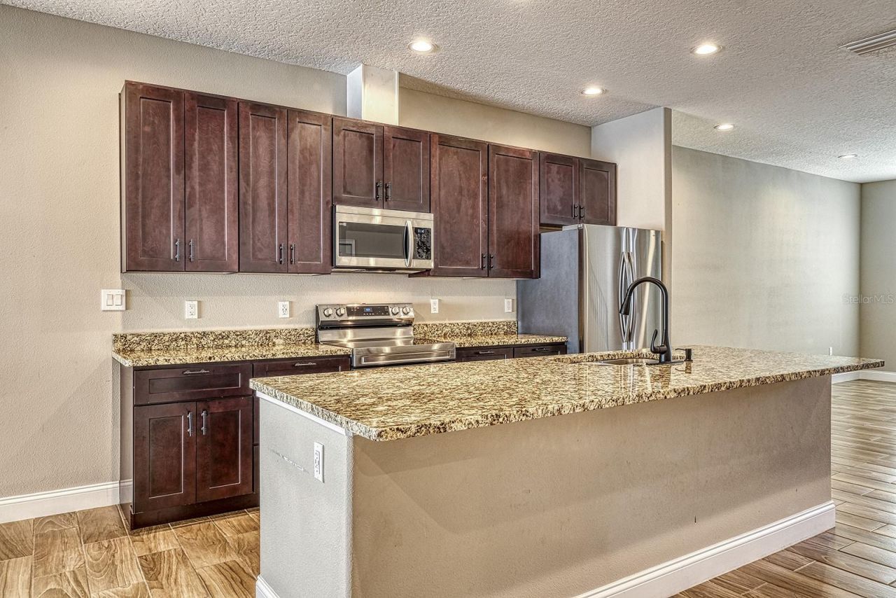 6592 Taxiway Circle, Orlando, FL 32822 Photo