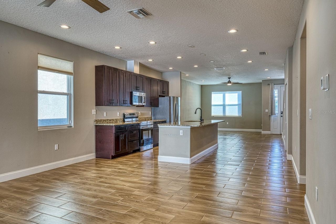 6592 Taxiway Circle, Orlando, FL 32822 Photo