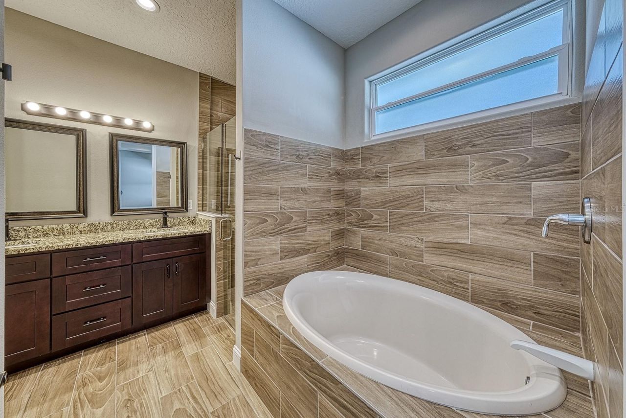 6592 Taxiway Circle, Orlando, FL 32822 Photo