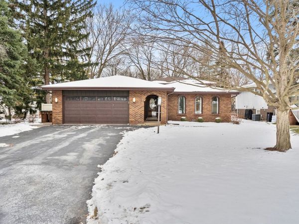 8545 Candlelight Drive, Willow Springs, IL 60480