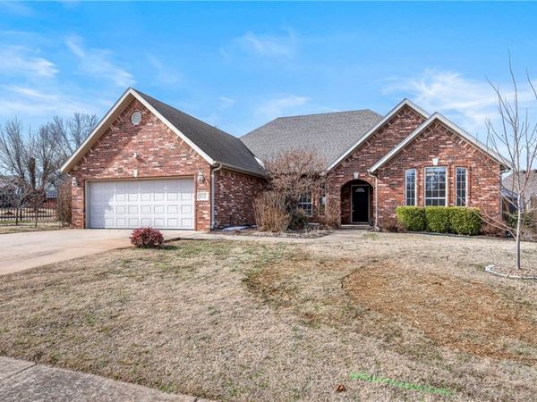 612 SW Sims Drive, Bentonville, AR 72712