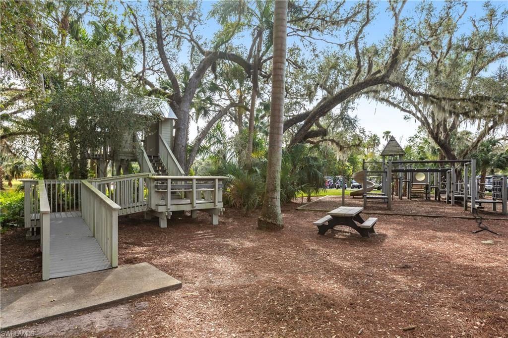 3841 River Point Dr, Fort Myers, FL 33905 Photo