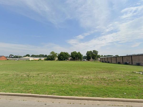 1 Creek Dr, Jonesboro, AR 72401