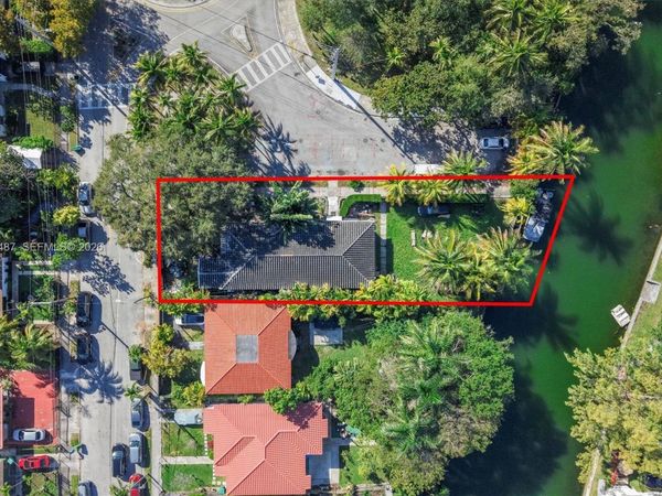 7715 NE 5th Ave, Miami, FL 33138