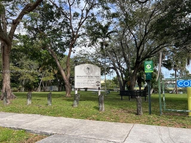 7715 NE 5th Ave, Miami, FL 33138 Photo