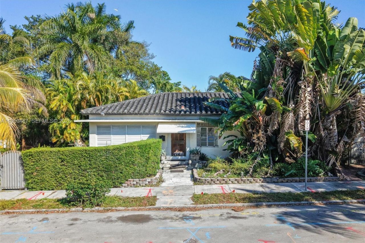 7715 NE 5th Ave, Miami, FL 33138 Photo