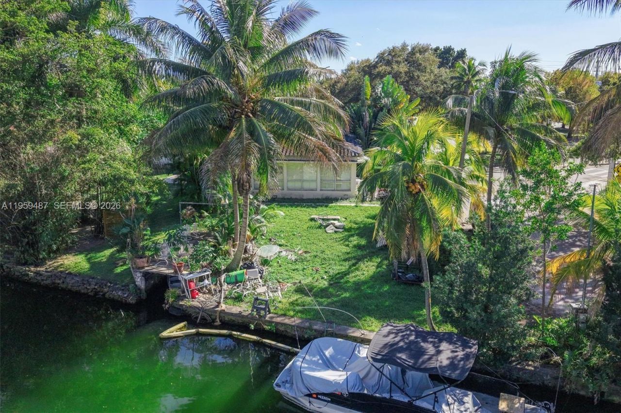 7715 NE 5th Ave, Miami, FL 33138 Photo