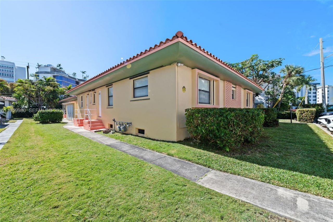 1084 92nd St, Unit 3, Bay Harbor Islands, FL 33154 Photo