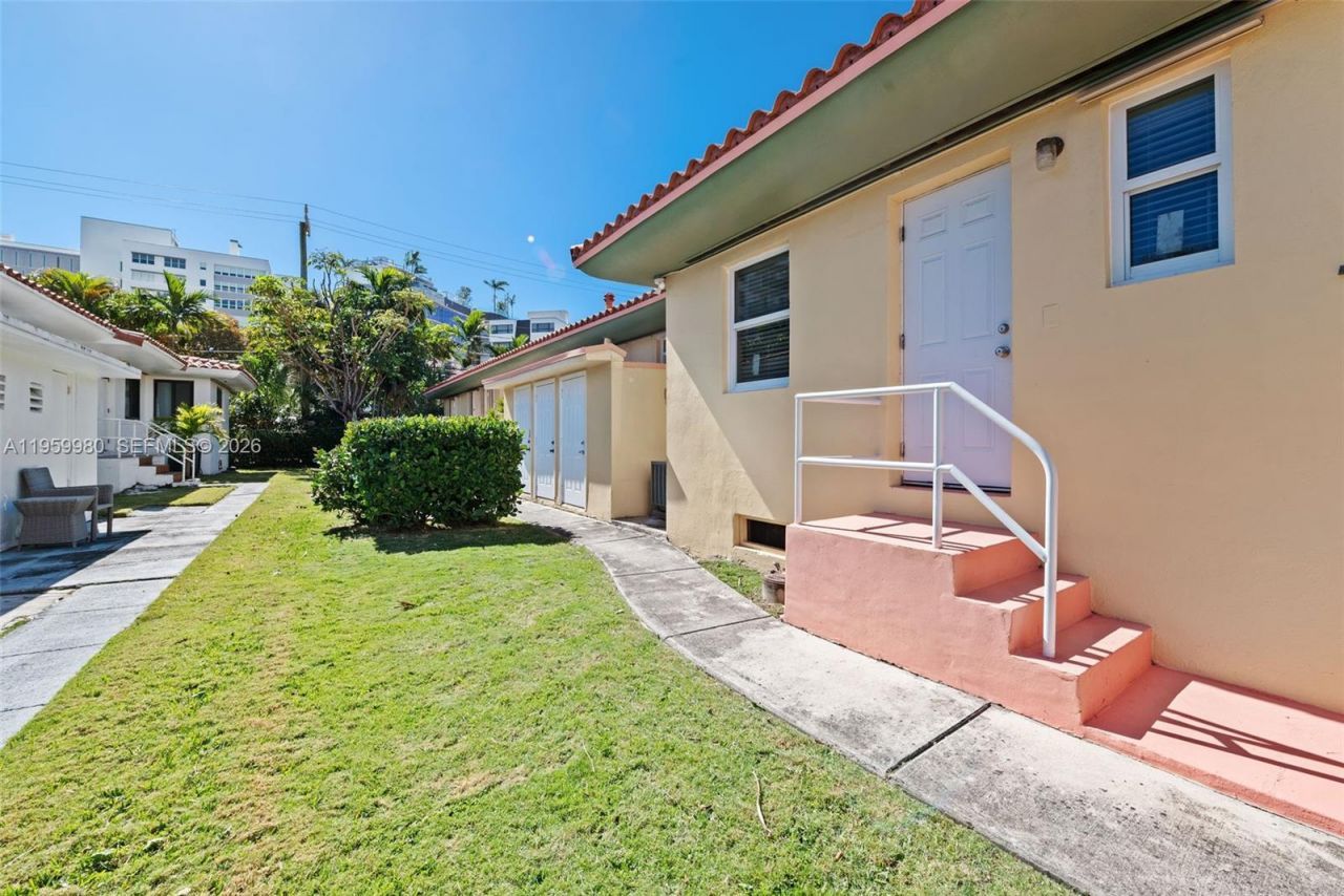 1084 92nd St, Unit 3, Bay Harbor Islands, FL 33154 Photo