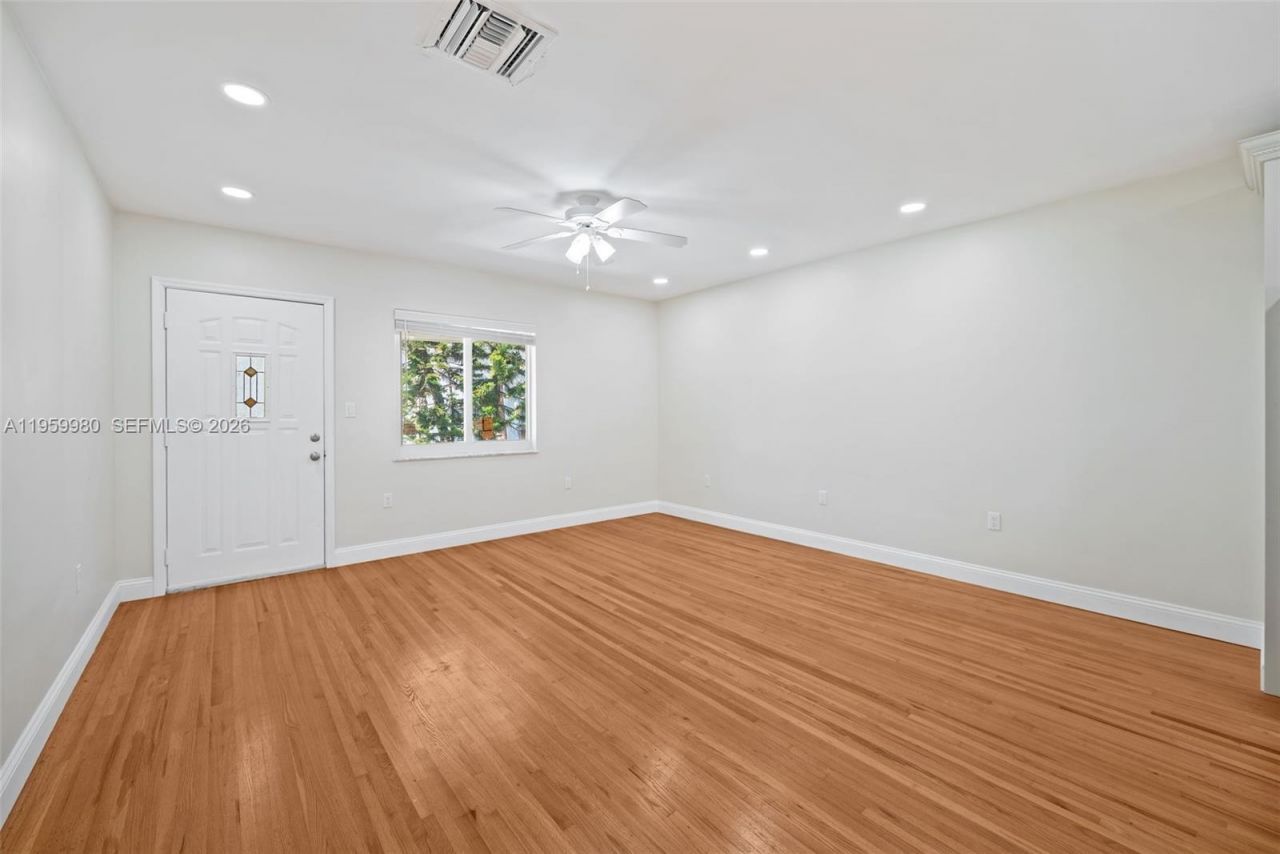 1084 92nd St, Unit 3, Bay Harbor Islands, FL 33154 Photo