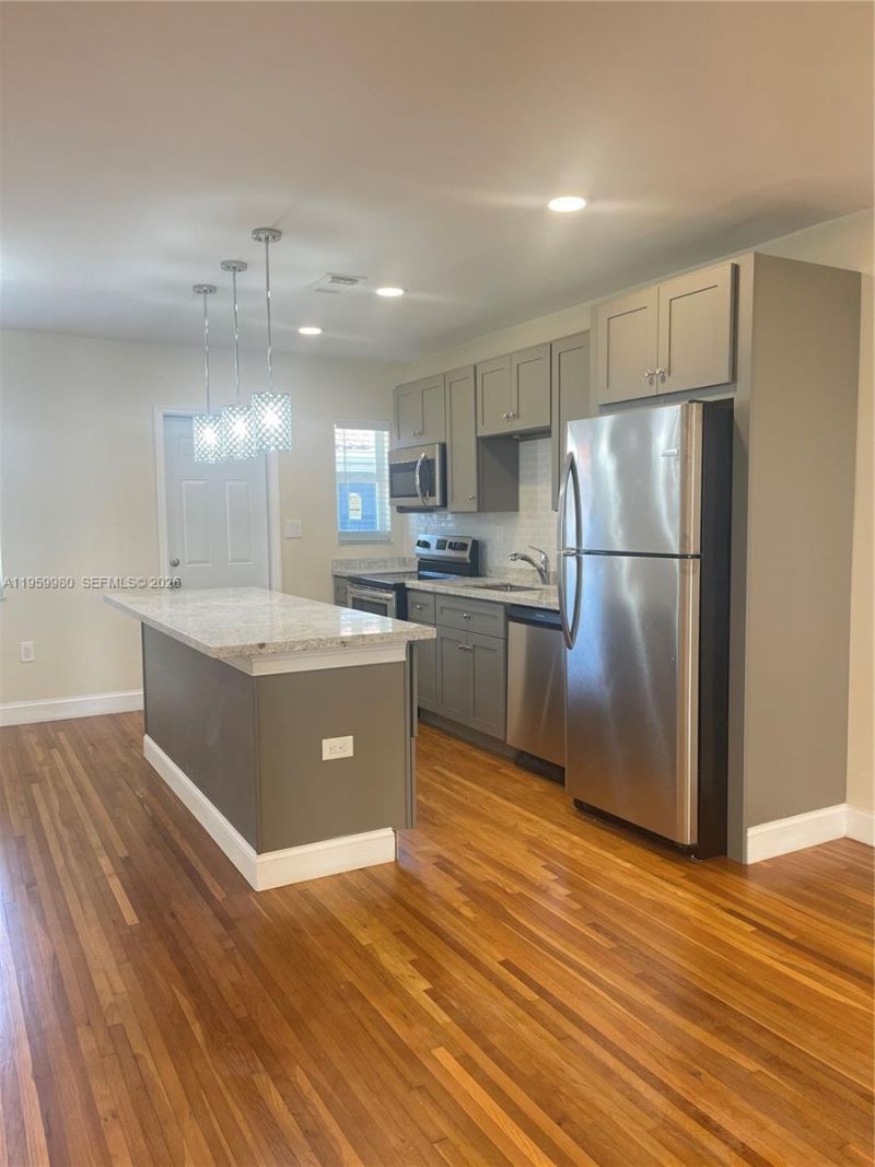 1084 92nd St, Unit 3, Bay Harbor Islands, FL 33154 Photo