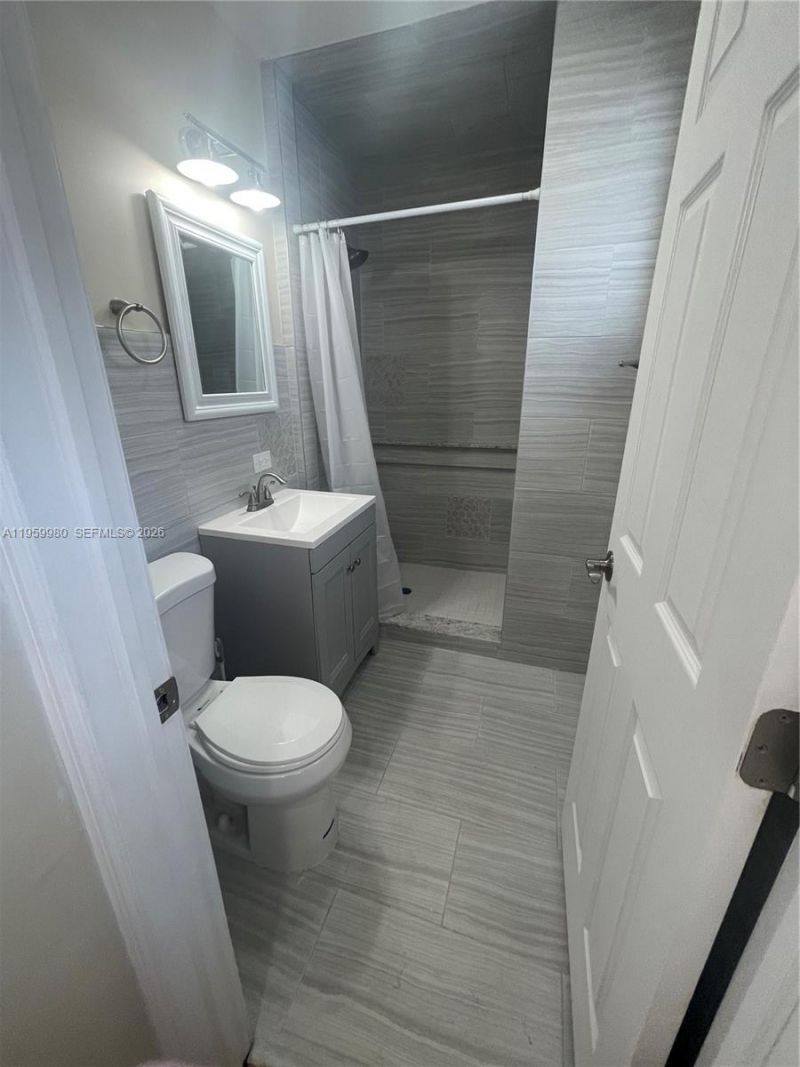 1084 92nd St, Unit 3, Bay Harbor Islands, FL 33154 Photo
