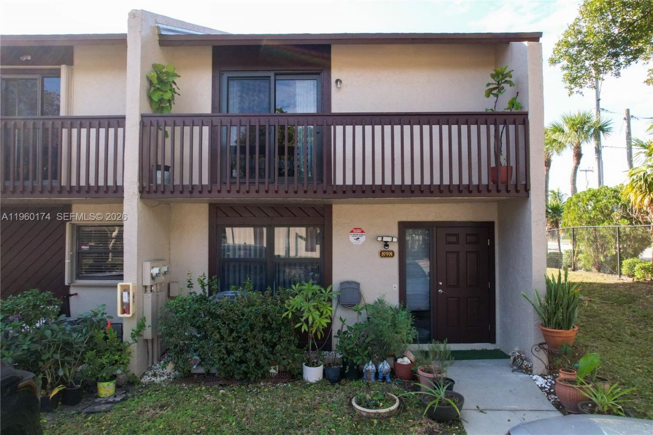 898 NW 47th St, Deerfield Beach, FL 33064 Photo