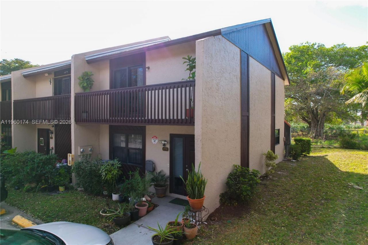 898 NW 47th St, Deerfield Beach, FL 33064 Photo