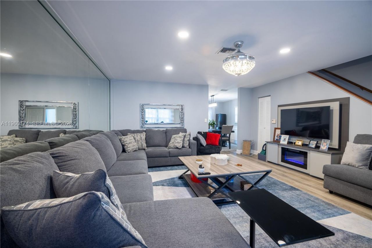898 NW 47th St, Deerfield Beach, FL 33064 Photo