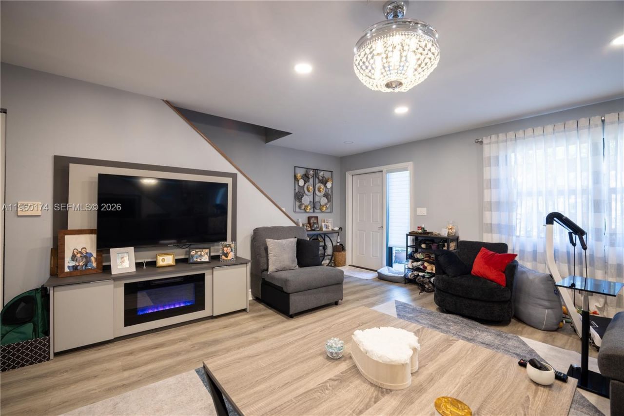 898 NW 47th St, Deerfield Beach, FL 33064 Photo