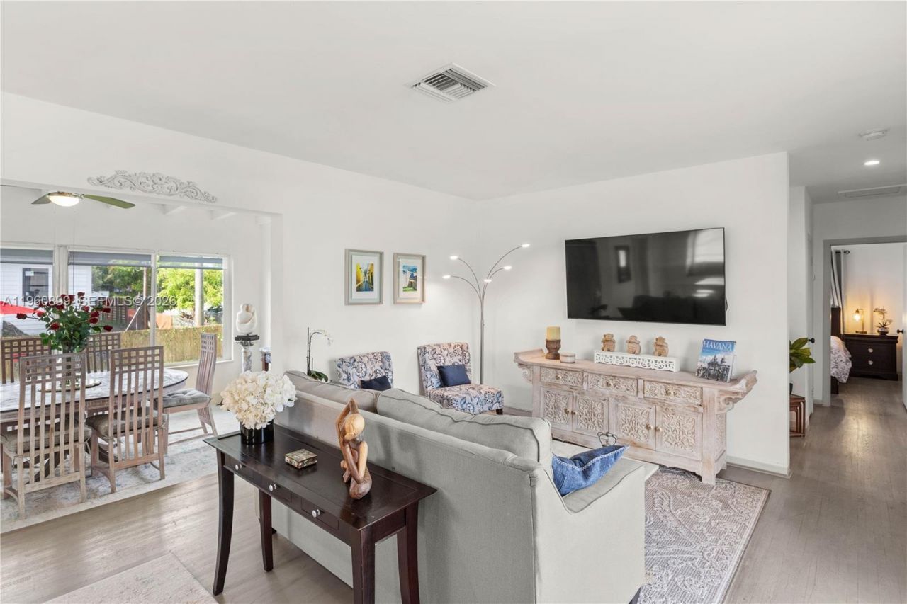 8461 SW 33rd Ter , Miami, FL 33155 Photo