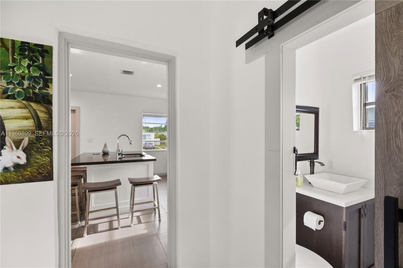 8461 SW 33rd Ter , Miami, FL 33155 Photo