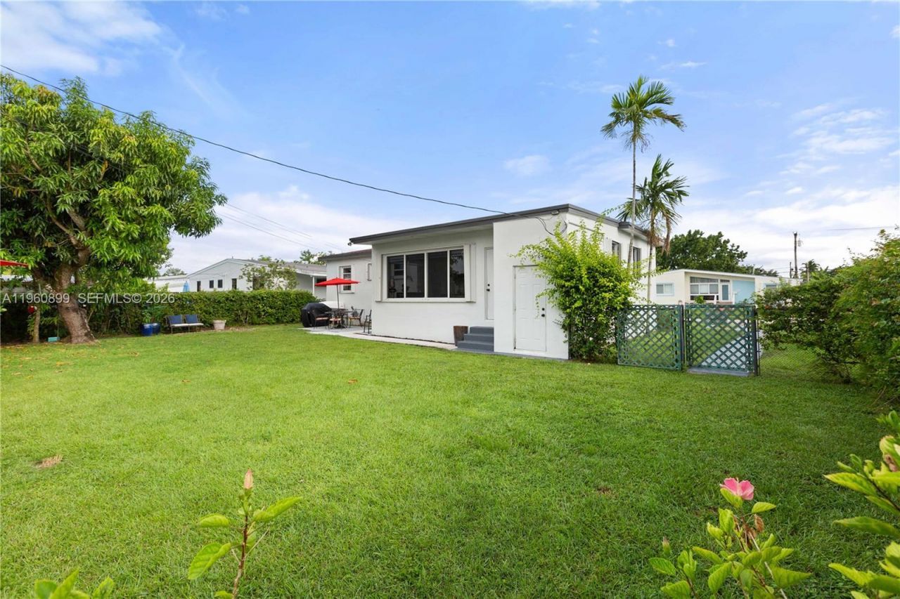 8461 SW 33rd Ter , Miami, FL 33155 Photo
