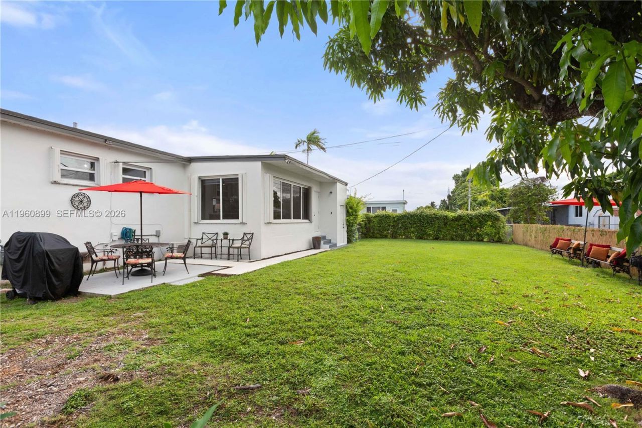 8461 SW 33rd Ter , Miami, FL 33155 Photo